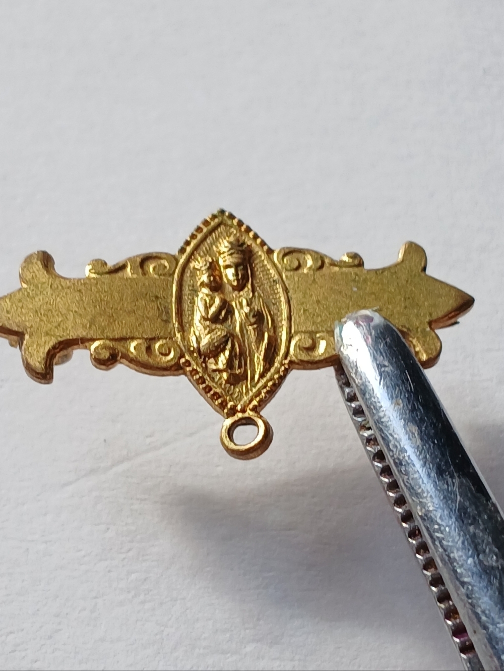 Vintage Brass Religious Pin - Picture 6 of 6